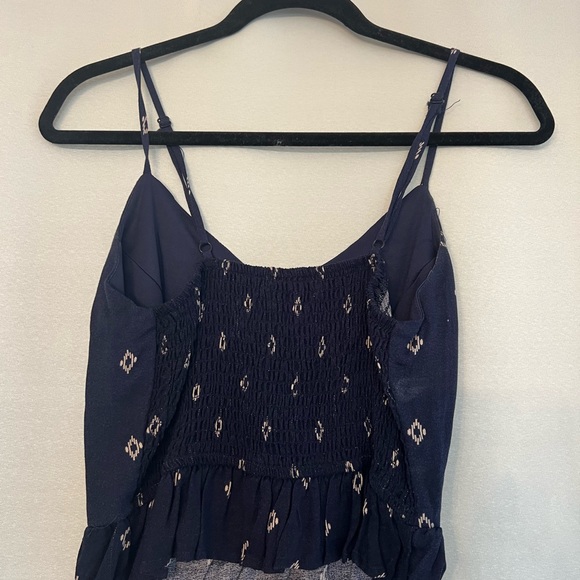 adjustable straps. Very flattering and barely worn - Picture 3 of 3